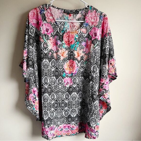 Tolani Black Geometric Floral Caftan Poncho Blouse Boho - Picture 1 of 6